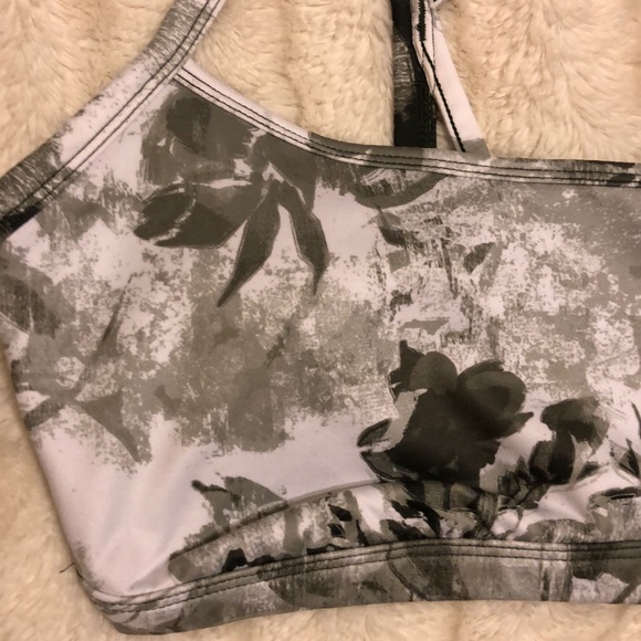 Patterned Sports Bra size S - Picture 3 of 3